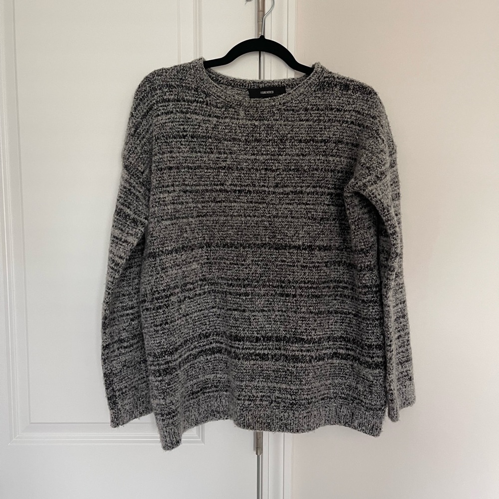 Forever 21 Grey Pullover Sweater